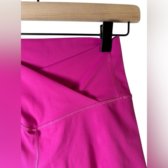 CRZ Yoga Butterluxe High Waisted Crossover Shorts Pink Women’s Size Small (4/6) - Picture 4 of 8